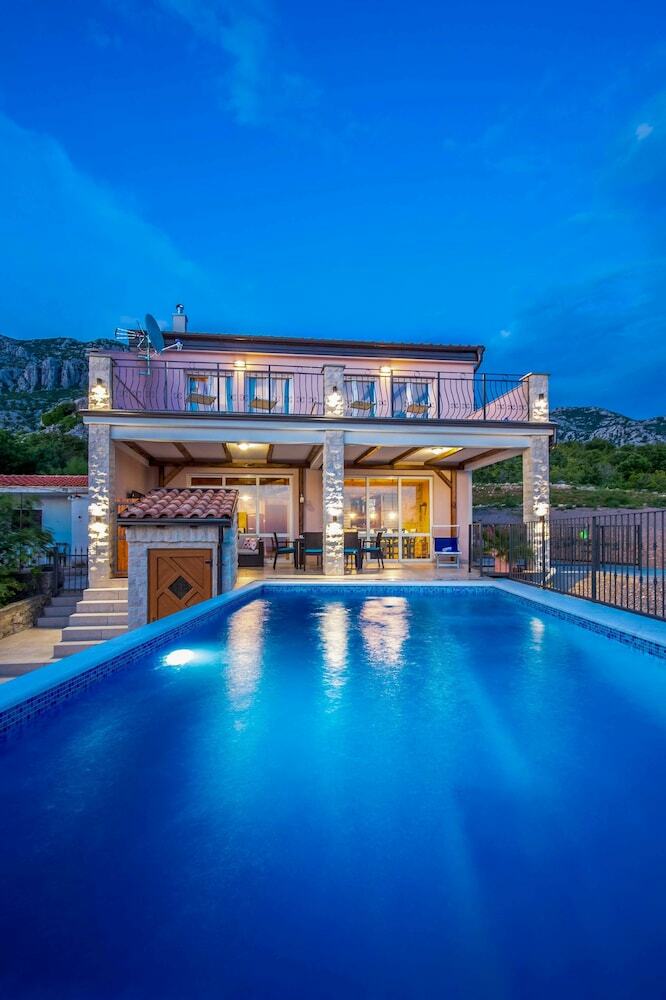 Villa Holiday House Lucija