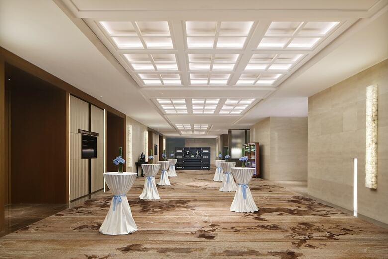Sheraton Yunfu Xinxing Hotel