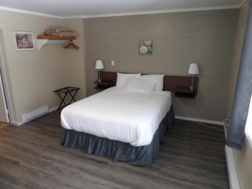 Ray Lyn Motel