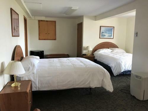 Hopewell Rocks Motel & Country Inn