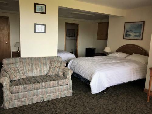 Hopewell Rocks Motel & Country Inn