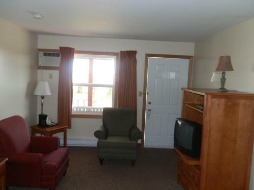 Hopewell Rocks Motel & Country Inn