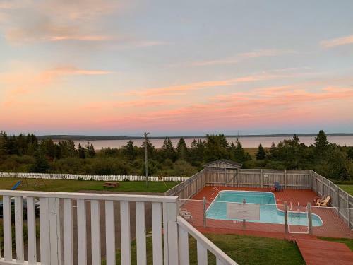 Hopewell Rocks Motel & Country Inn