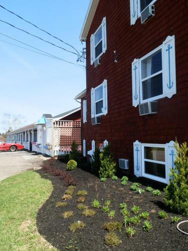 Hopewell Rocks Motel & Country Inn