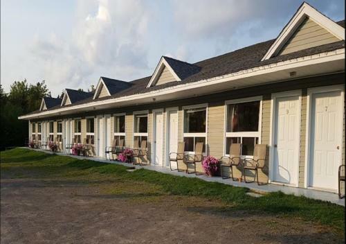 Fundy Rocks Motel