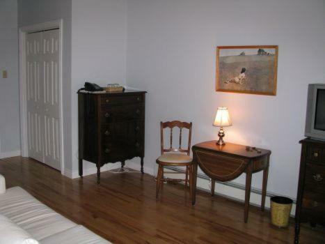 Posada Tulloch Inn & Gifts