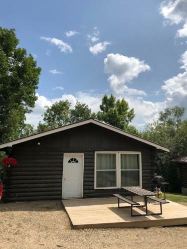 Lodge Kenosee Inn & Cabins