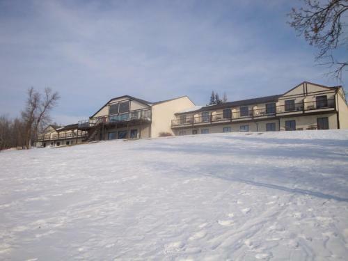 Lodge Kenosee Inn & Cabins