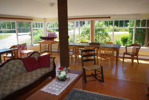 Bed & Breakfast Hedley House Inn