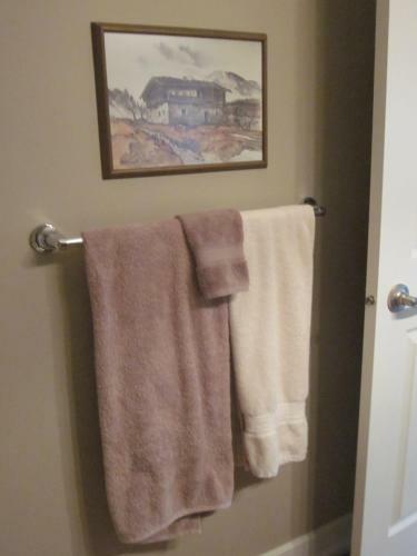 Suite As It Gets Vacation Rental/b&b