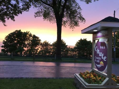 Bed & Breakfast Gite Chute Couette Cafe