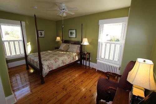 Bed & Breakfast Louisbourg Heritage House