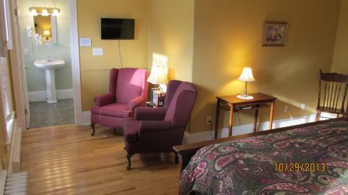 Bed & Breakfast Louisbourg Heritage House