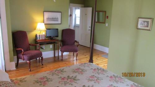 Bed & Breakfast Louisbourg Heritage House