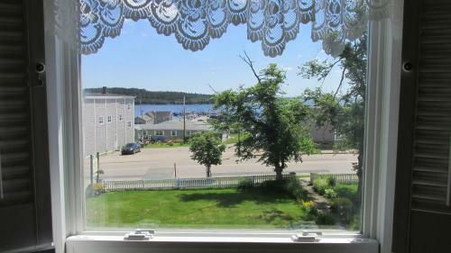 Bed & Breakfast Louisbourg Heritage House
