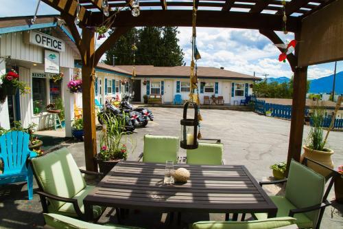 Creston Valley Motel