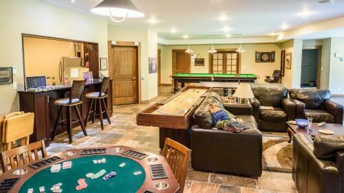 Noble House Suites B&B