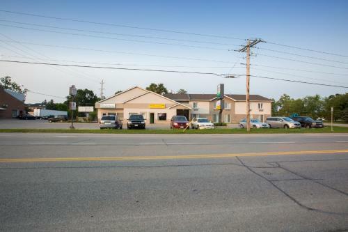 Hotel The Village Inn
