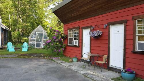 Koffee Kettle Motel