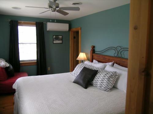 Bed & Breakfast Emilyville Inn