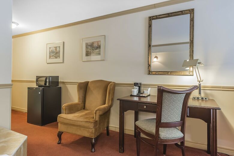 Inn On The Lake, An Ascend Hotel Collection Member