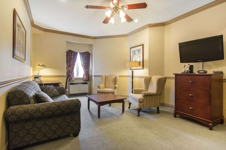 Inn On The Lake, An Ascend Hotel Collection Member