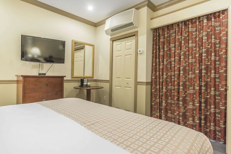 Inn On The Lake, An Ascend Hotel Collection Member