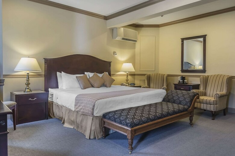 Inn On The Lake, An Ascend Hotel Collection Member