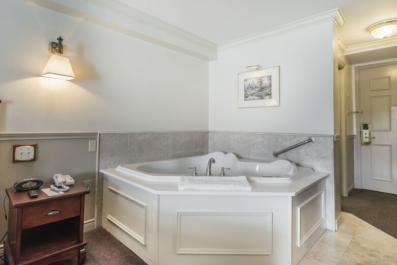Inn On The Lake, An Ascend Hotel Collection Member