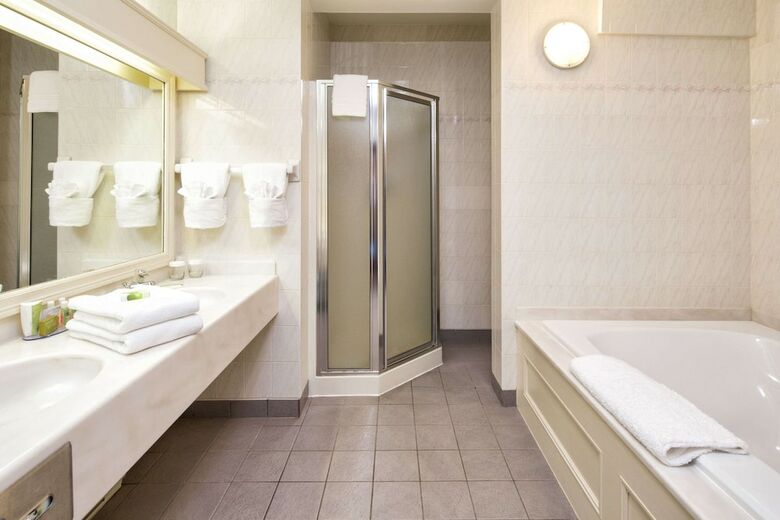 Inn On The Lake, An Ascend Hotel Collection Member