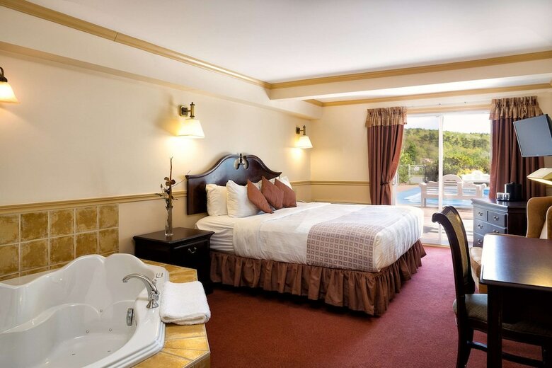 Inn On The Lake, An Ascend Hotel Collection Member