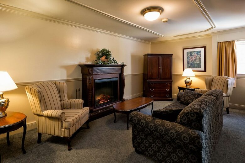 Inn On The Lake, An Ascend Hotel Collection Member