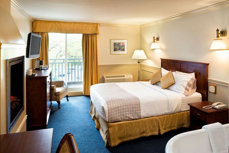 Inn On The Lake, An Ascend Hotel Collection Member