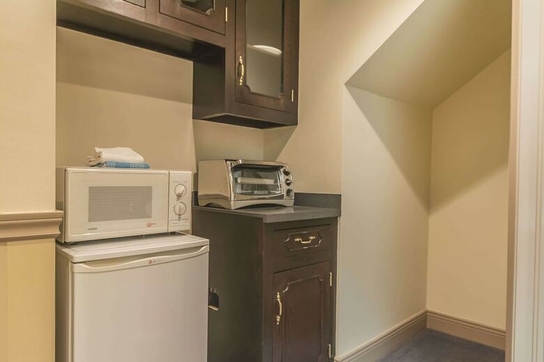 Inn On The Lake, An Ascend Hotel Collection Member