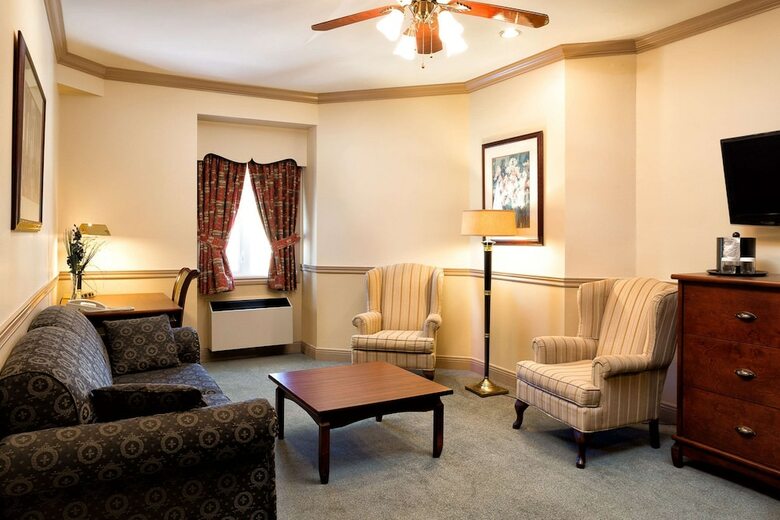 Inn On The Lake, An Ascend Hotel Collection Member