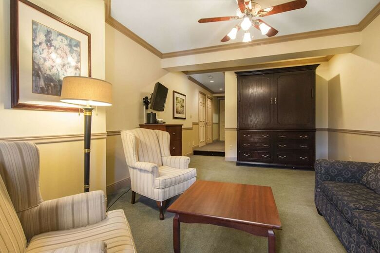 Inn On The Lake, An Ascend Hotel Collection Member