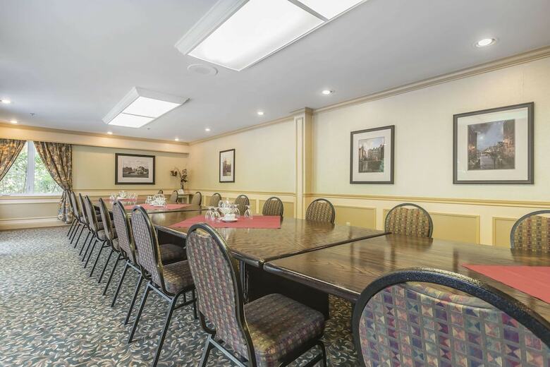 Inn On The Lake, An Ascend Hotel Collection Member