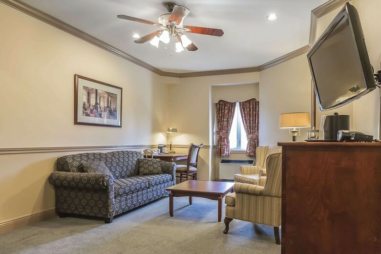 Inn On The Lake, An Ascend Hotel Collection Member