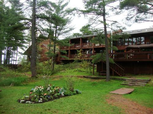 Lodge Westwind Inn On The Lake