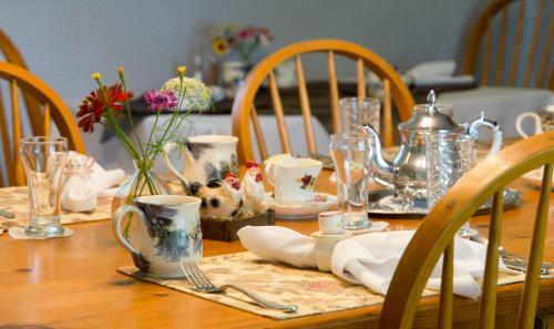 Farmhouse Inn B&B
