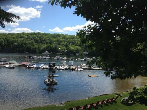 Little Hawk Resort & Marina