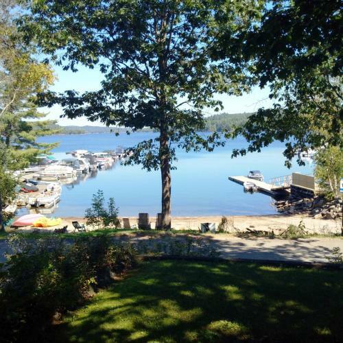 Hotel Oakview Lodge & Marina