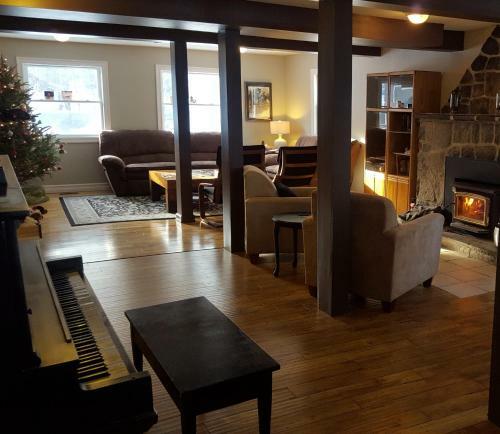 Hotel Oakview Lodge & Marina