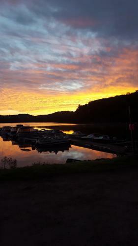 Hotel Oakview Lodge & Marina