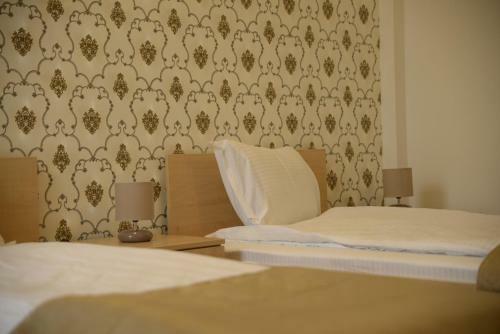 Hotel Story