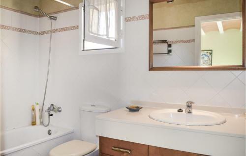 Three-bedroom Holiday Home In Tossa de Mar