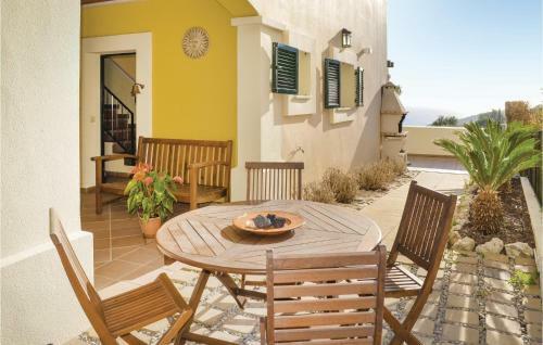 Three-bedroom Holiday Home In Tossa de Mar