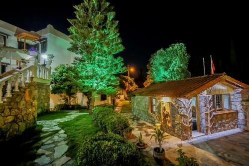 Hotel Mira Suites