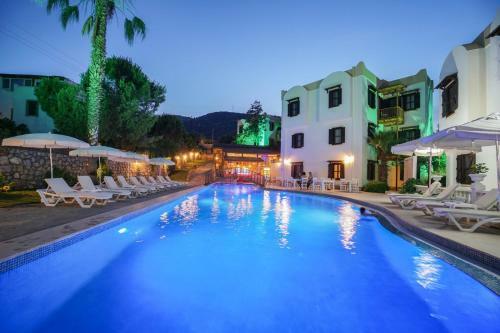 Hotel Mira Suites