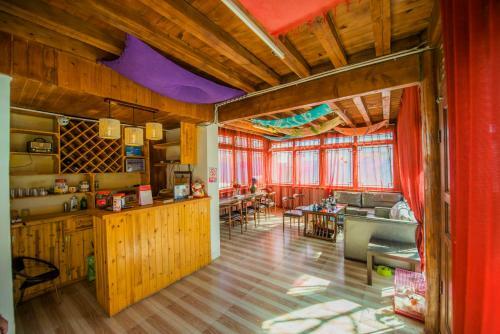 Hostal Cantonese Inn